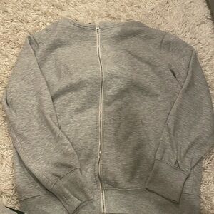 Grey ZipUp
Slightly worn 
Good quality 
Message me for negotiation